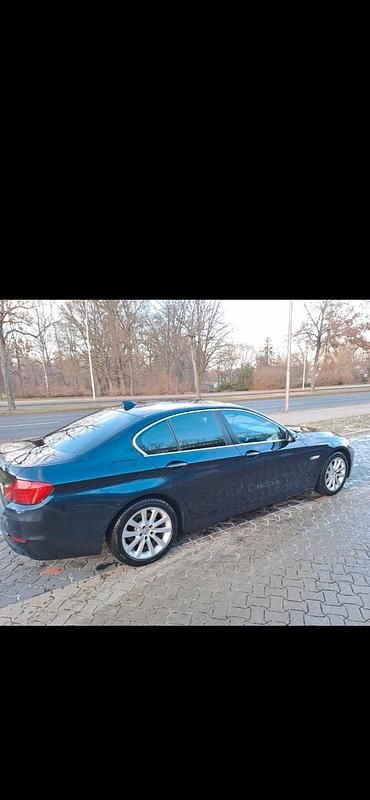 Blau Gebraucht 2012 BMW 520 Limousine | 7.900 € (Guter Preis) - Bild 1/4