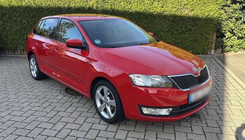 Rot Gebraucht 2014 Skoda Rapid Kombi | 7.900 € (Fairer Preis) - Bild 1/4