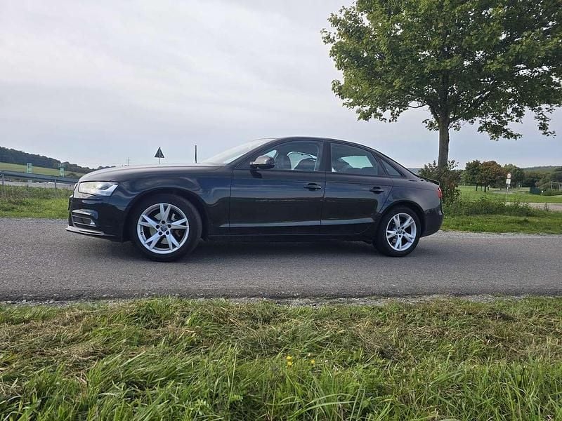 Gebraucht Audi A4 Ambiente 170 PS (125 kW) 2012 Schwarz Limousine