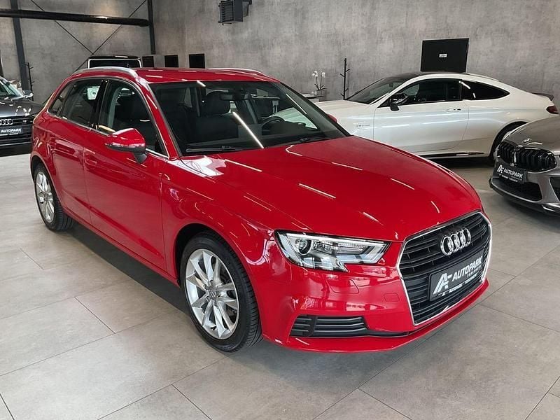 Second-hand Audi A3 Comfort 116 CP (85 kW) 2020 Roșu Berlinǎ