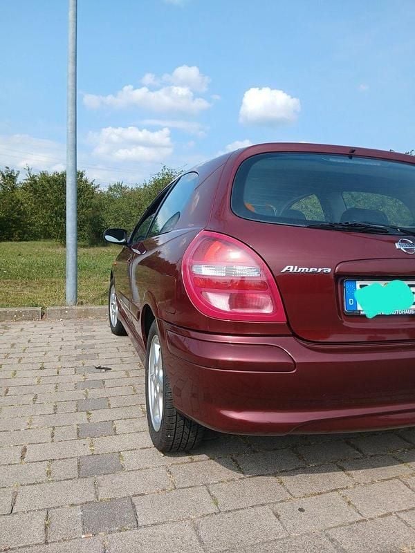 Rot Gebraucht 2002 Nissan Almera Comfort Limousine | 950 € (Guter Preis) - Bild 1/4