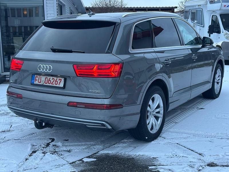 Gebraucht Audi Q7 Sport 258 PS (189 kW) 2017 Grau SUV