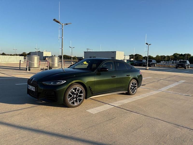 Grün Gebraucht 2023 BMW 420 Gran Coupé M Sport Coupé | 39.500 € (Superpreis) - Bild 1/4