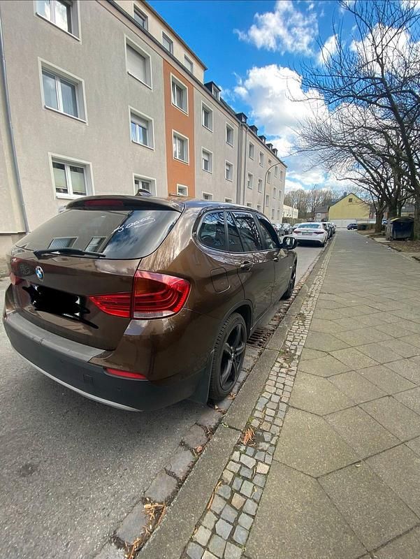 Gebraucht BMW X1 156 PS (114 kW) 2011 Braun SUV