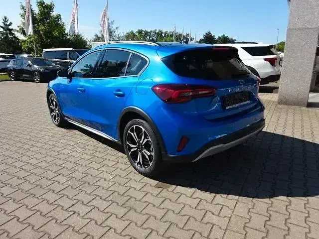 Używany Ford Focus Active X 155 KM (114 kW) 2024 Niebieski Sedan/Limuzyna