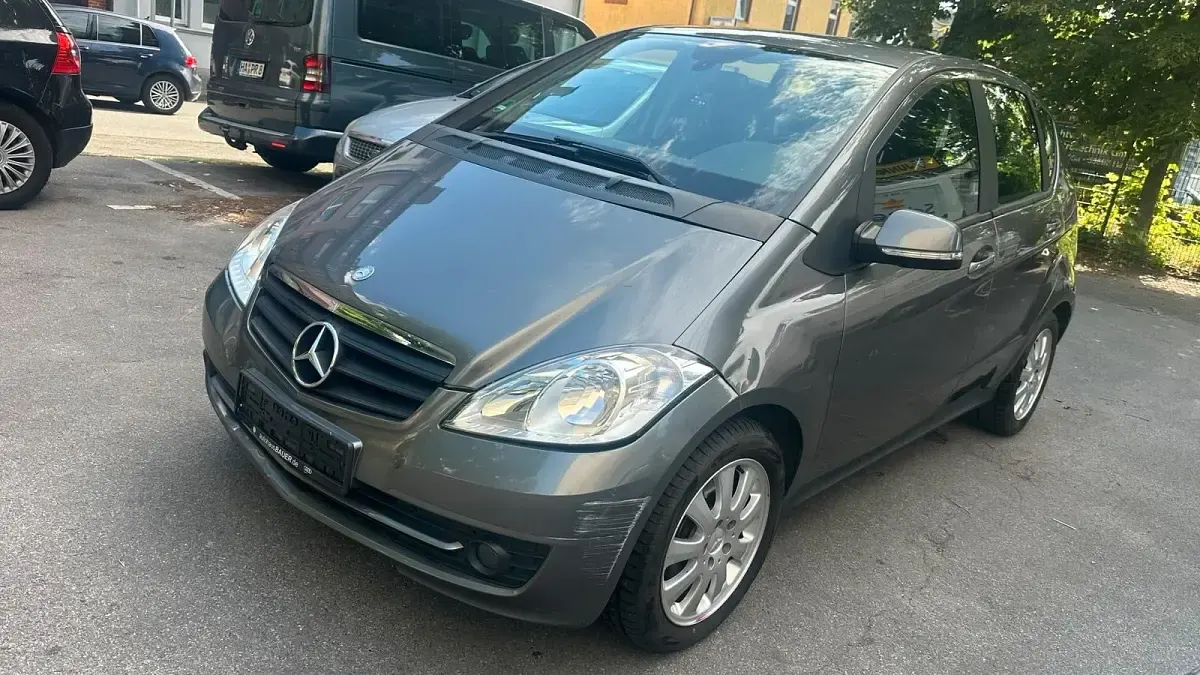 Gebraucht Mercedes A180 116 PS (85 kW) 2012 Gold Kleinwagen