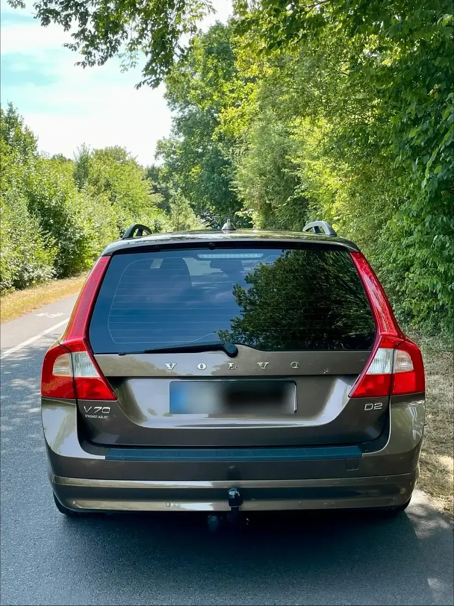 Gebraucht Volvo V70 114 PS (83 kW) 2013 Braun Kombi
