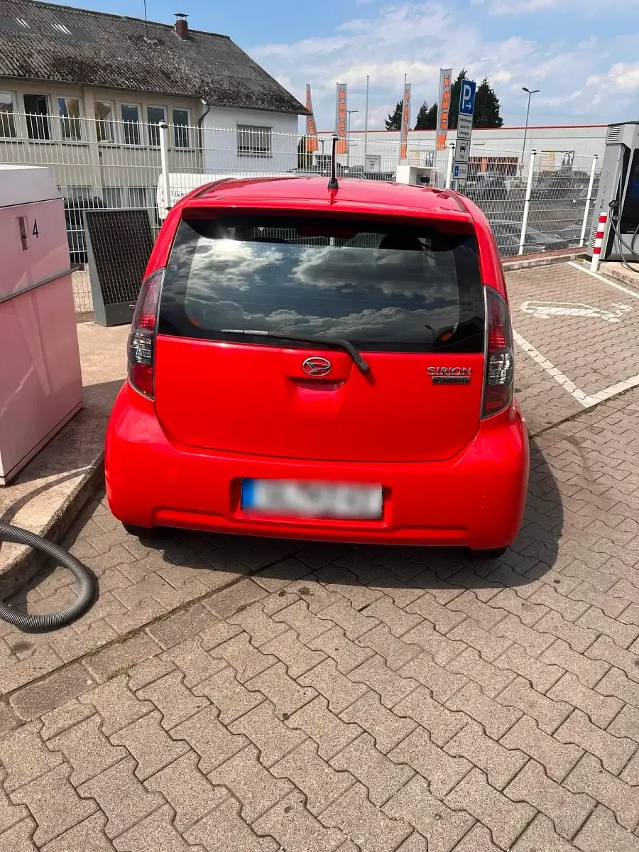 Gebraucht Daihatsu Sirion 103 PS (75 kW) 2009 Rot Kleinwagen
