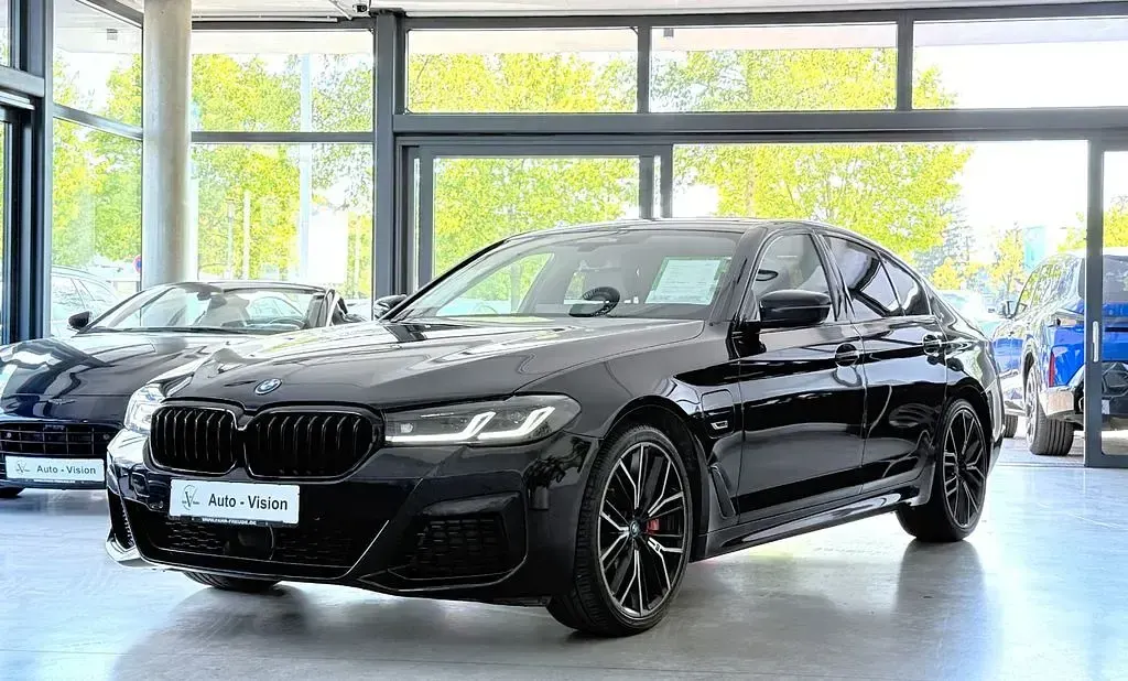 Gebraucht BMW 545e M Sport 394 PS (289 kW) 2023 Schwarz Limousine
