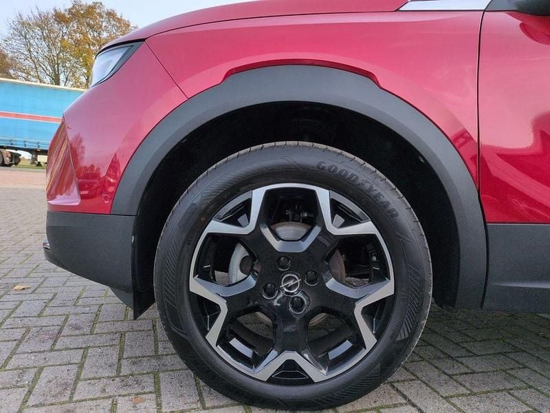 Gebraucht Opel Mokka Ultimate 136 PS (100 kW) 2024 Lackierung rot rubi/typ aussen SUV
