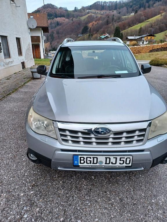 Silber Gebraucht 2012 Subaru Forester Active SUV | 7.000 € (Guter Preis) - Bild 1/4
