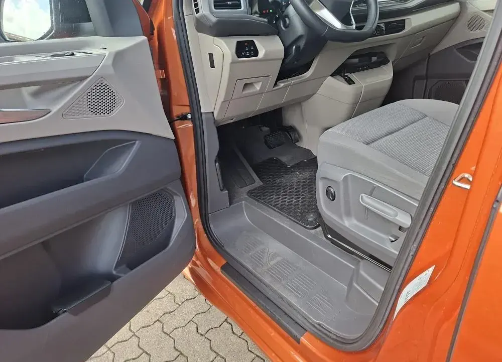 Gebraucht VW Multivan S 136 PS (100 kW) 2022 Energetic orange Van / Kleinbus