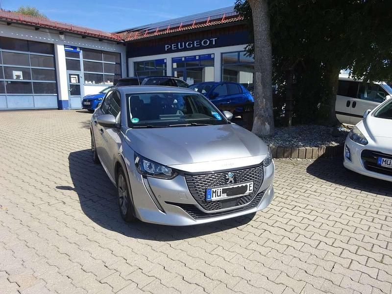 Silber Gebraucht 2020 Peugeot e-208 Allure Kleinwagen | 15.800 € (Fairer Preis) - Bild 1/4