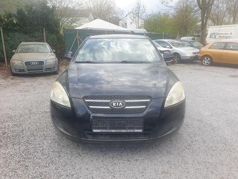 Gebraucht Kia Ceed LX 109 PS (80 kW) 2007 Schwarz Kleinwagen