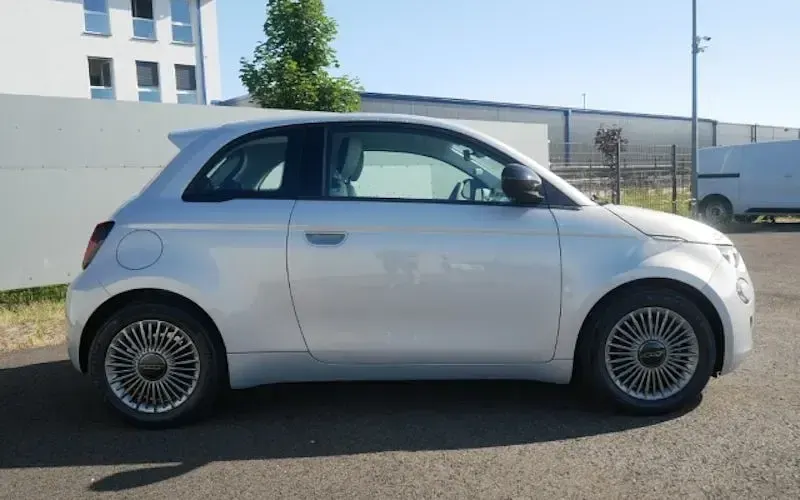 Neu Fiat 500 Icon 65 PS (47 kW) 2026 Blau Limousine