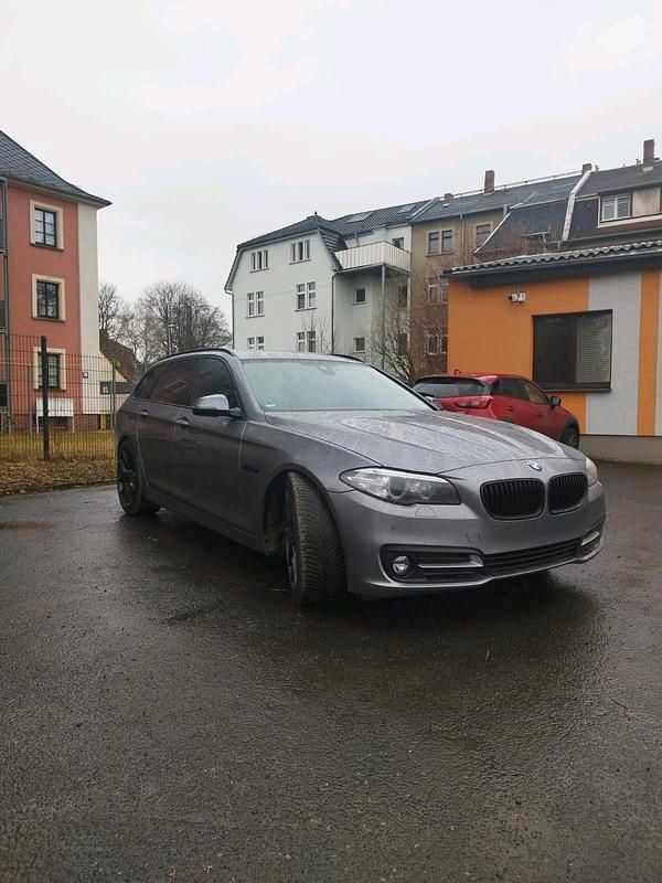 Gebraucht BMW 530 258 PS (189 kW) 2016 Grau Kombi