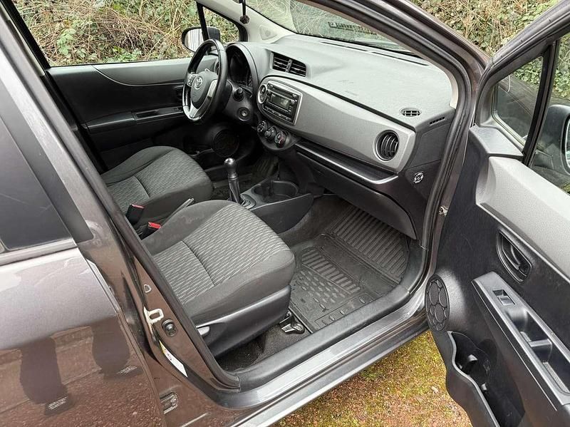 Gebraucht Toyota Yaris 69 PS (50 kW) 2012 Kleinwagen