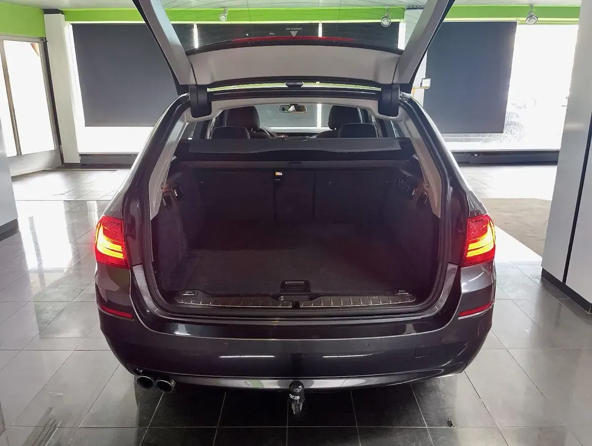 Gebraucht BMW 520 Performance 190 PS (139 kW) 2015 Grau Limousine