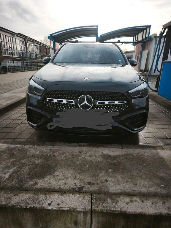 Schwarz Gebraucht 2025 Mercedes GLA250 AMG SUV | 41.900 € (Fairer Preis) - Bild 1/4