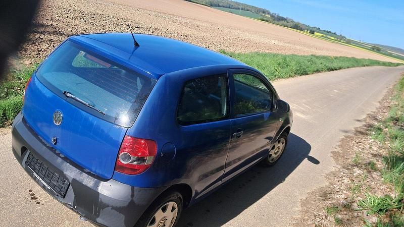 Second-hand VW Fox 75 CP (55 kW) 2010 Albastru Hatchback