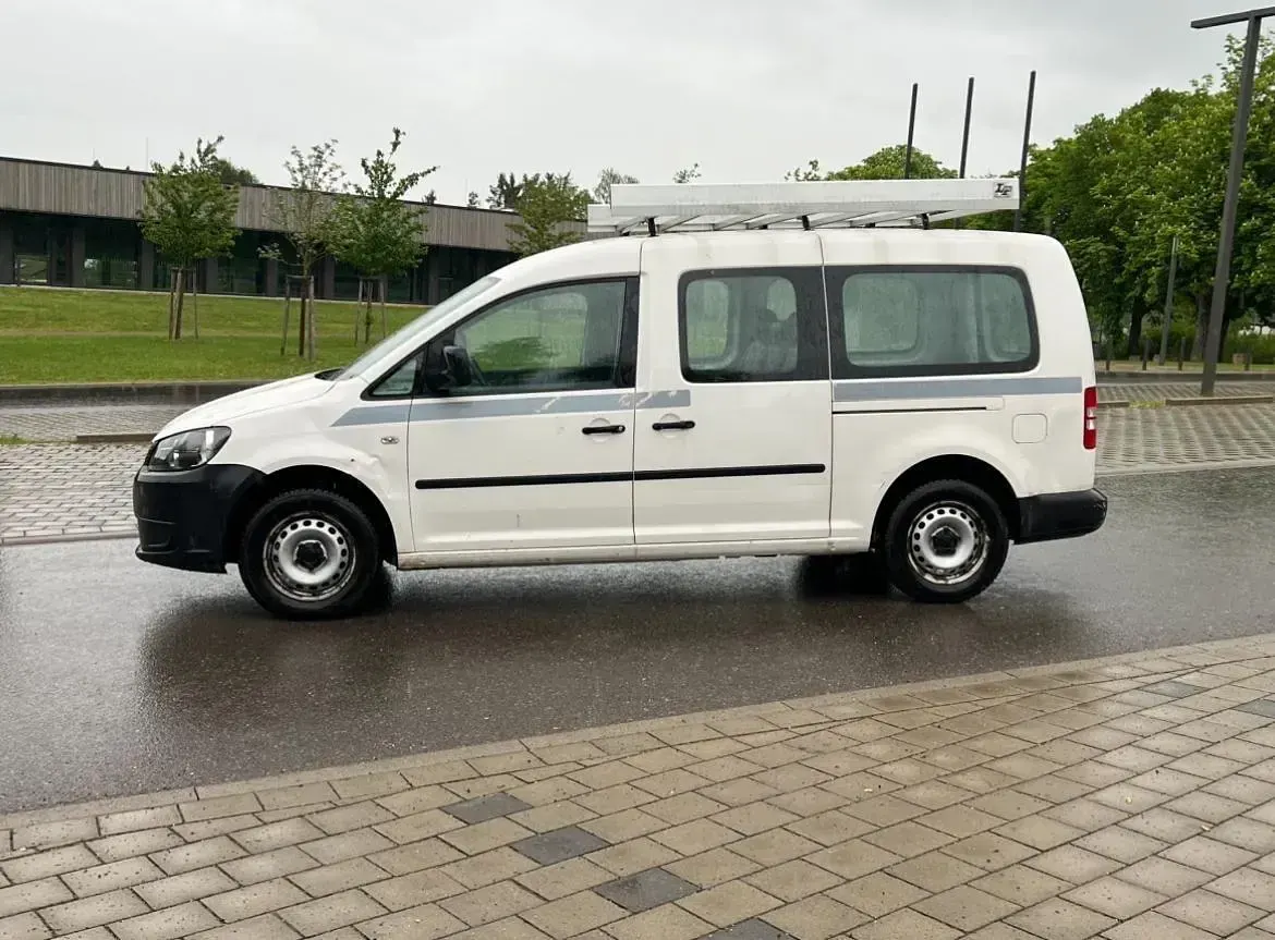 Używany VW Caddy 102 KM (75 kW) 2012 Biały Minivan