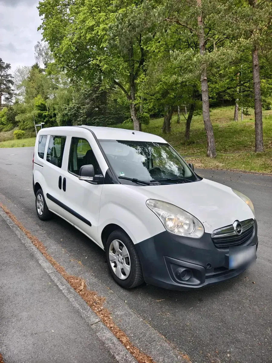 Gebraucht Opel Combo 105 PS (77 kW) 2012 Weiß Van / Kleinbus