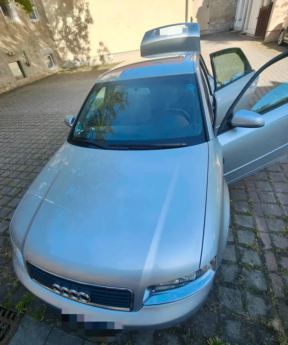 Gebraucht Audi A4 131 PS (96 kW) 2003 Silber Limousine
