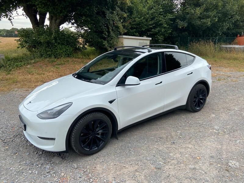 Weiß Gebraucht 2022 Tesla Model Y Long Range SUV | 35.000 € (Fairer Preis) - Bild 1/4