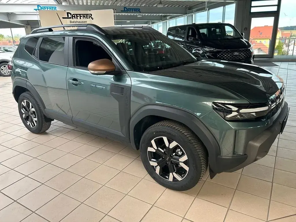 Second-hand Dacia Duster 131 CP (96 kW) 2025 Verde SUV