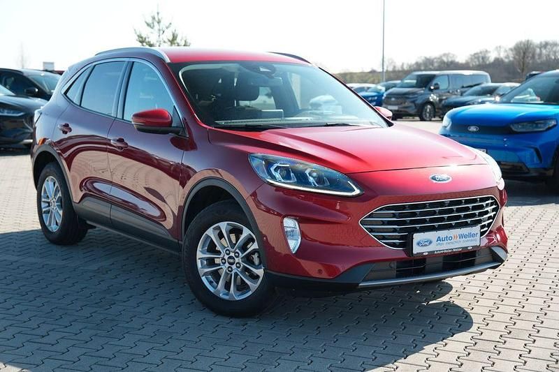 Gebraucht Ford Kuga Titanium 224 PS (164 kW) 2022 Rot SUV