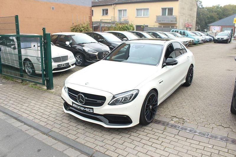 Weiß Gebraucht 2018 Mercedes C63S AMG AMG Limousine | 43.850 € (Fairer Preis) - Bild 1/4