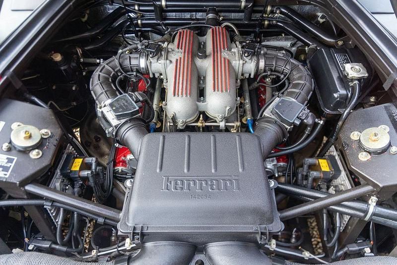 Second-hand Ferrari 348 300 CP (220 kW) 1991 Roșu Cabrio
