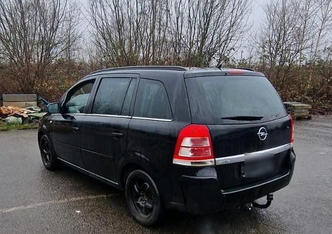 Gebraucht Opel Zafira 120 PS (88 kW) 2010 Schwarz Van / Kleinbus
