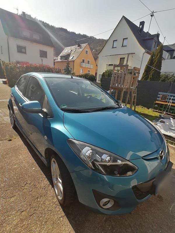 Gebraucht Mazda 2 102 PS (75 kW) 2011 Blau Kleinwagen