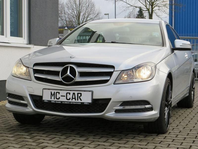 Gebraucht Mercedes C180 156 PS (114 kW) 2012 Silber Coupé