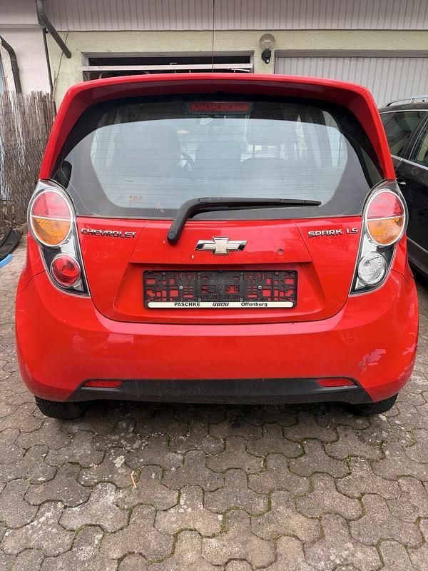 Gebraucht Chevrolet Spark LS 68 PS (50 kW) 2011 Rot Kleinwagen