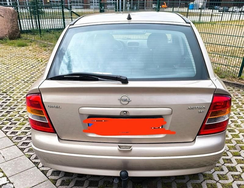 Gebraucht Opel Astra 84 PS (61 kW) 2001 Silber Limousine