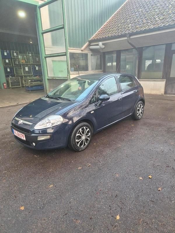 Gebraucht Fiat Punto 65 PS (47 kW) 2011 Blau Kleinwagen