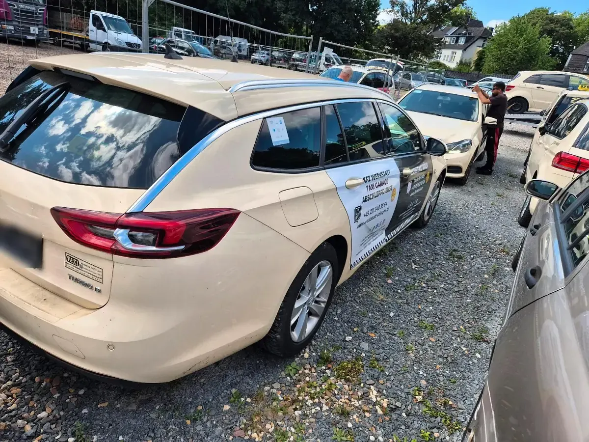 Gebraucht Opel Insignia Exklusiv 170 PS (125 kW) 2018 Gelb Kombi