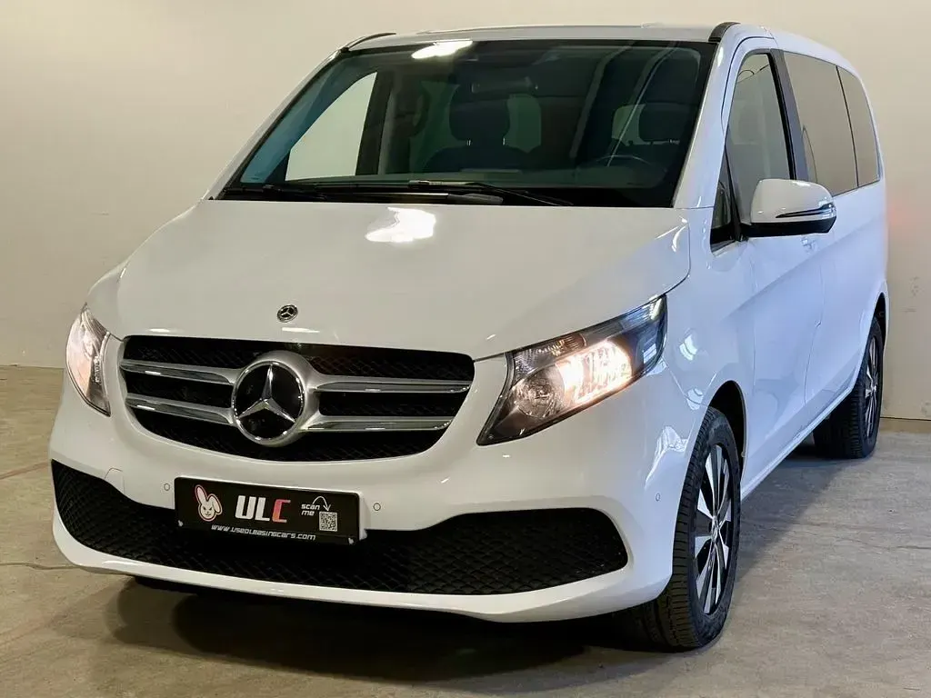 Gebraucht Mercedes V220 163 PS (119 kW) 2022 Weiß Van / Kleinbus