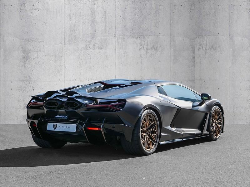 Gebraucht Lamborghini Revuelto 1014 PS (745 kW) 2024 Marrone apus (braun) Coupé