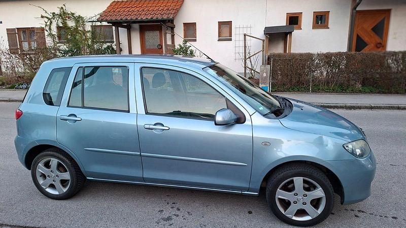 Gebraucht Mazda 2 Active 80 PS (58 kW) 2005 Blau Kleinwagen