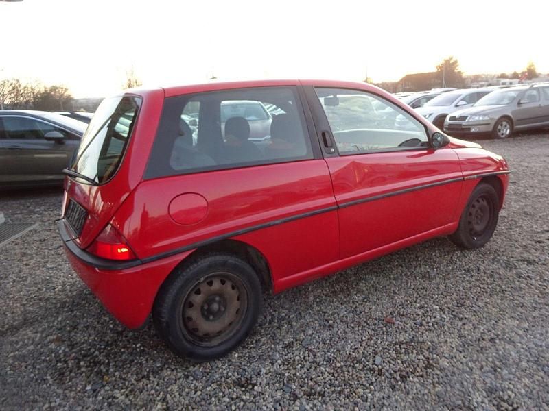 Second-hand Lancia Ypsilon 60 CP (44 kW) 1998 Roșu Hatchback
