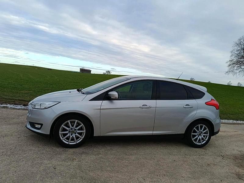 Gebraucht Ford Focus Business Edition 150 PS (110 kW) 2015 Silber Kleinwagen