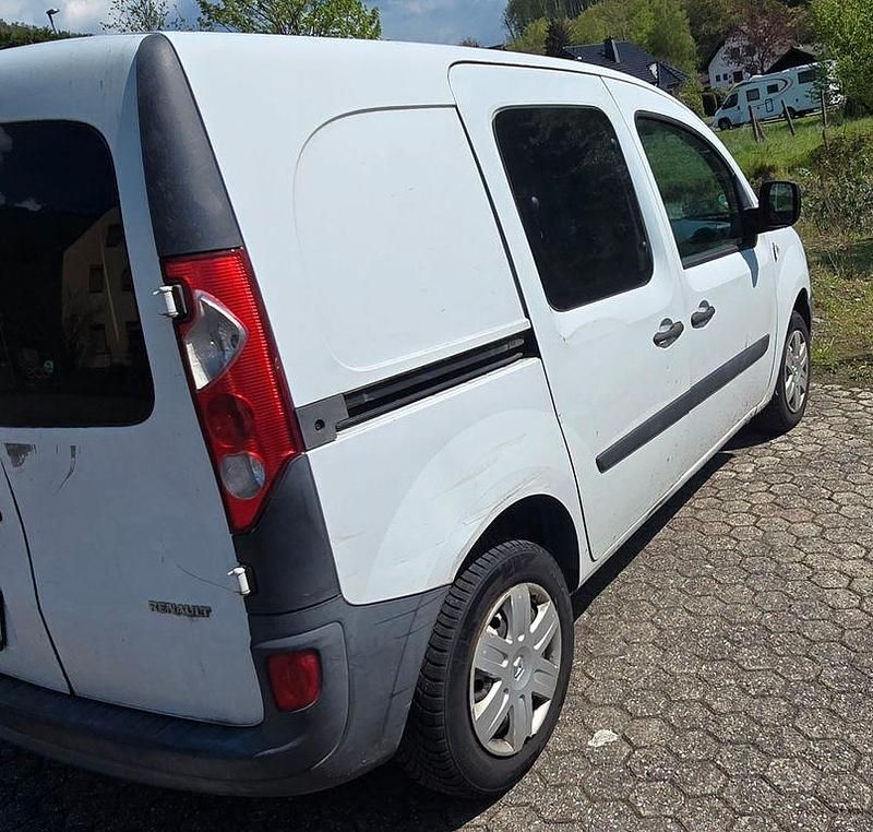 Second-hand Renault Kangoo 103 CP (75 kW) 2010 Alb