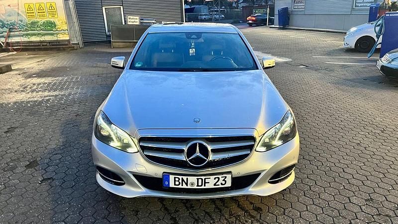 Gebraucht Mercedes E350 Avantgarde 258 PS (189 kW) 2014 Silber Limousine
