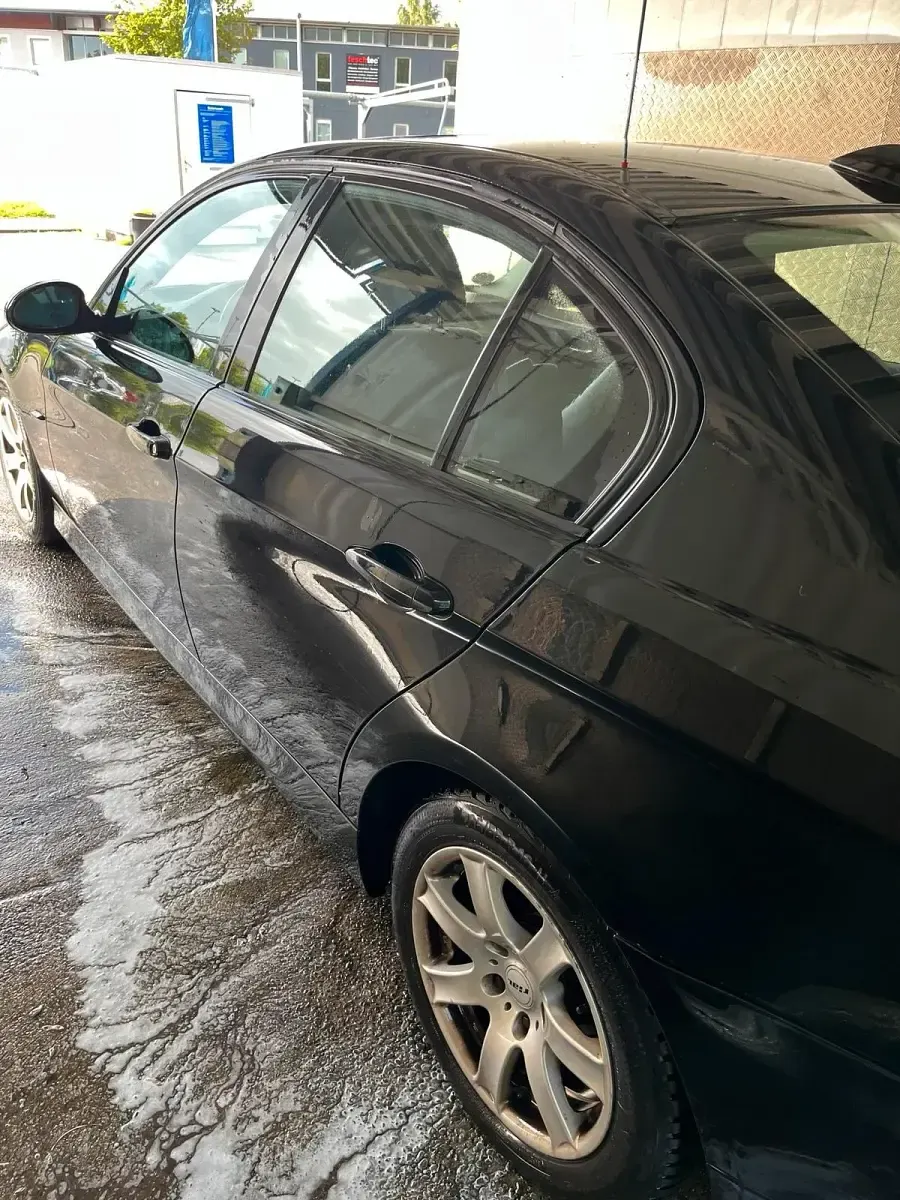 Gebraucht BMW 320 163 PS (119 kW) 2006 Schwarz Limousine