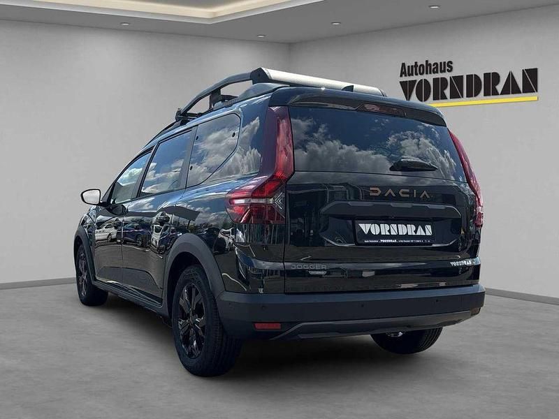 Neu Dacia Jogger Extreme 141 PS (103 kW) 2025 Weiß Van / Kleinbus