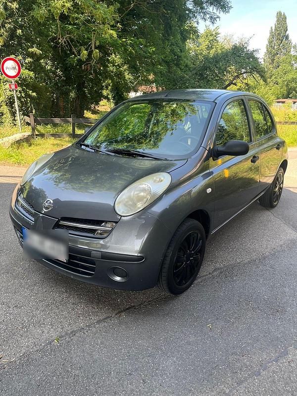 Grau Gebraucht 2005 Nissan Micra Kleinwagen | 1.750 € (Fairer Preis) - Bild 1/4