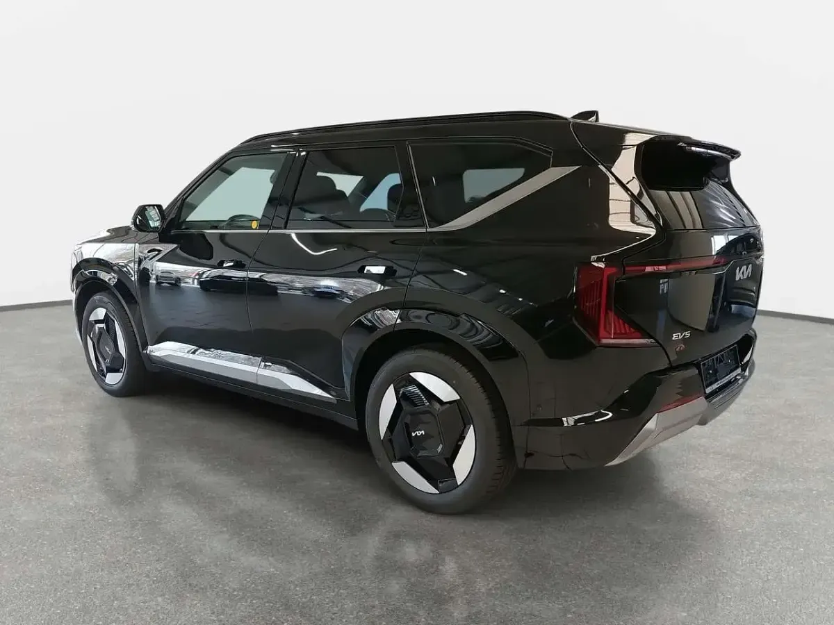 Neu Kia EV5 Earth 160 kW (218 PS) 2026 Fusionblack metallic SUV